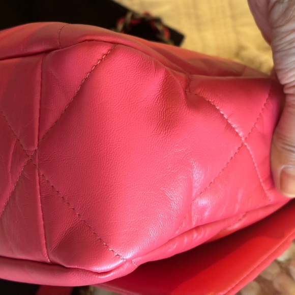 AUTHENTIC CHANEL 19, Large - Dark Rose - Picture 9 of 17